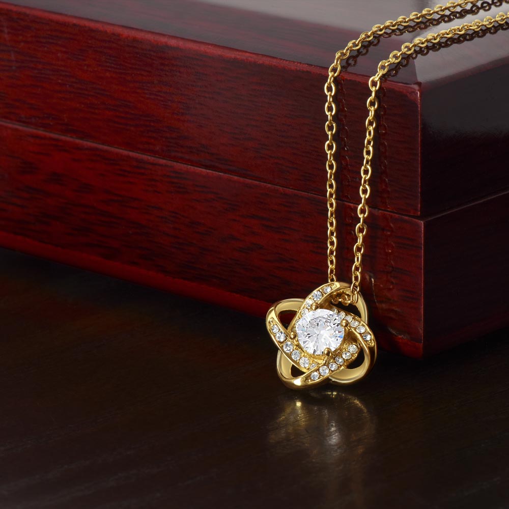 To My Queen | Queen Of Castle (Love Knot Necklace)